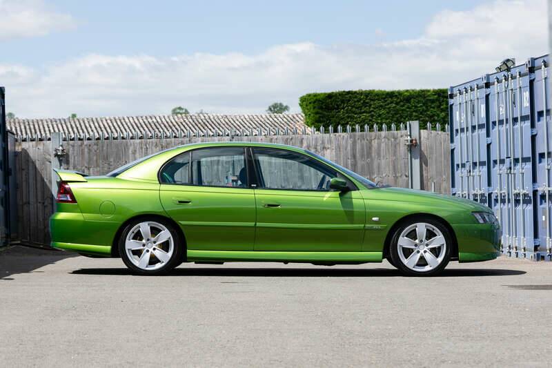 Image 5/45 of Holden LSV R300 (2002)