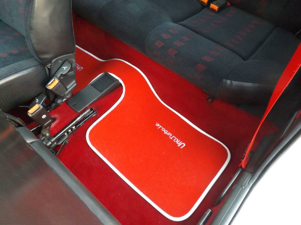 Image 16/50 de FIAT Uno Turbo i.e. (1991)