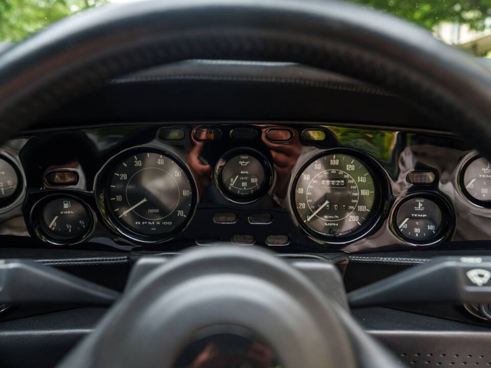 Imagen 16/28 de Aston Martin V8 Vantage X-Pack (1988)