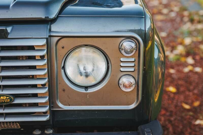 Bild 22/50 von Land Rover Defender 110 (2005)