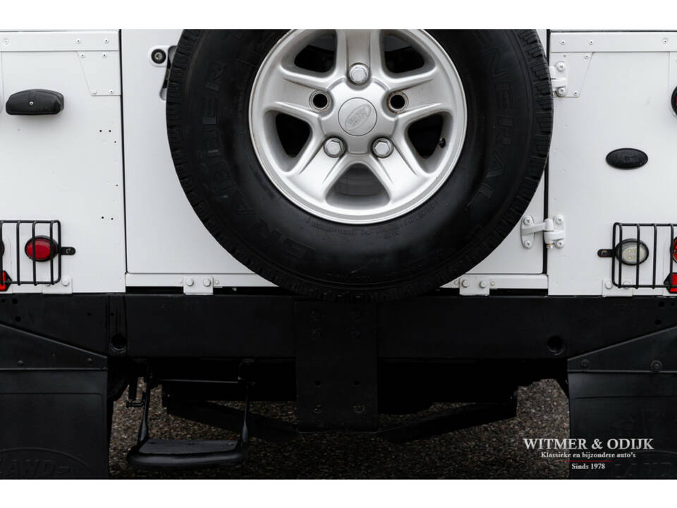 Image 15/21 of Land Rover Defender 90 (1996)