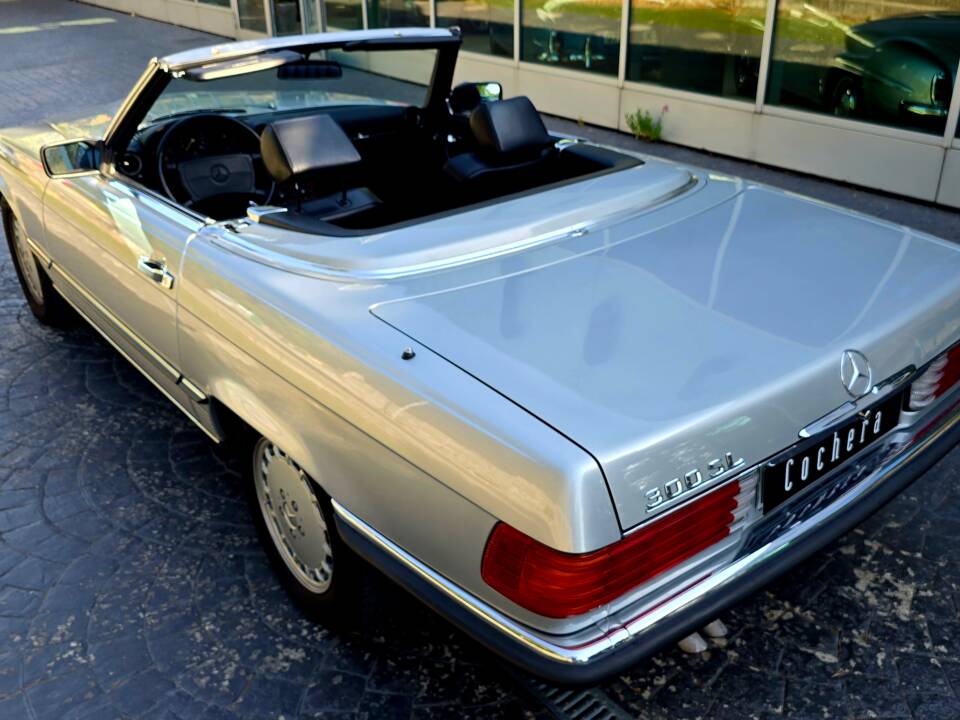 Immagine 4/8 di Mercedes-Benz 300 SL (1987)