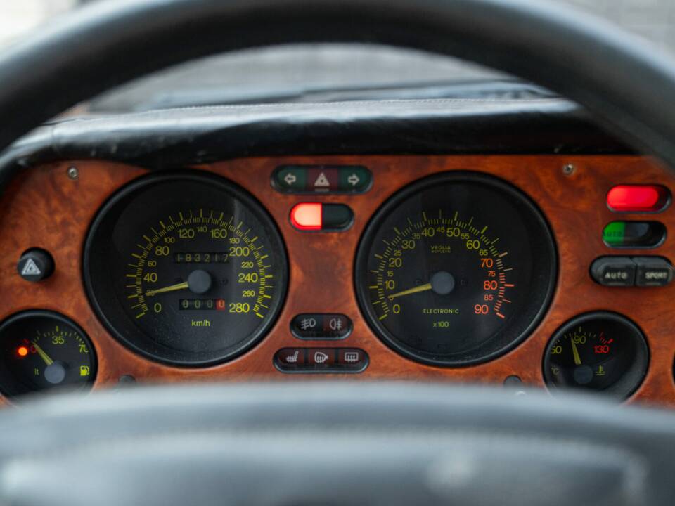 Image 46/50 of Lancia Thema 8.32 (1989)