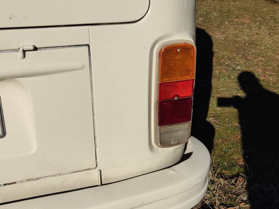 Bild 85/98 von Volkswagen T2b Kastenwagen (1979)