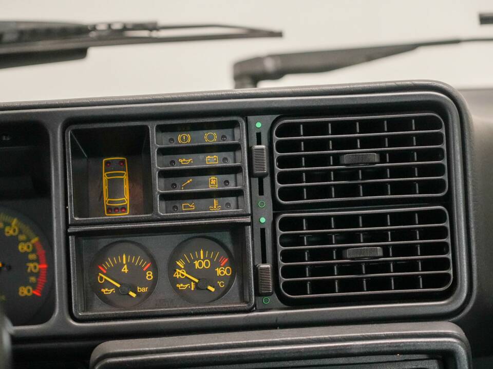 Image 30/46 of Lancia Delta HF Integrale (1988)