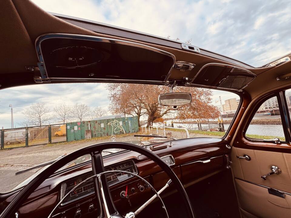 Image 16/43 of Mercedes-Benz 220 S (1956)