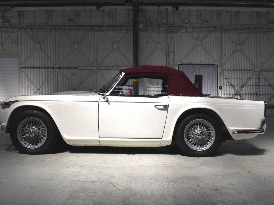 Bild 35/41 von Triumph TR 4A IRS (1965)