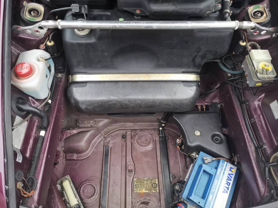 Image 23/51 of Porsche 911 Carrera 2 (WTL) (1990)