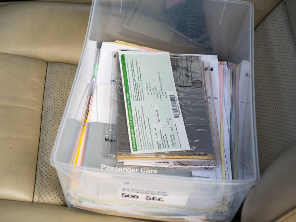 Bild 17/26 von Mercedes-Benz 500 SEC (1990)