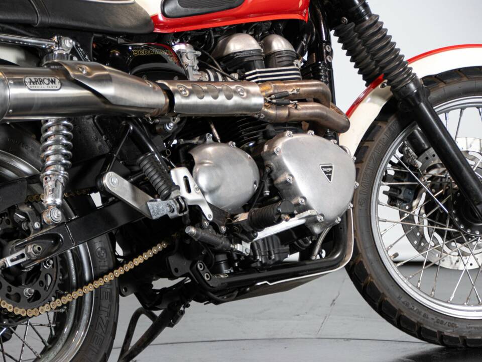 Image 10/50 of Triumph DUMMY (2014)