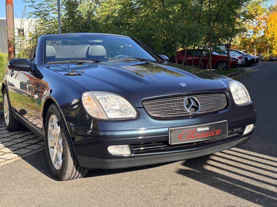 Image 31/49 of Mercedes-Benz SLK 200 (1998)