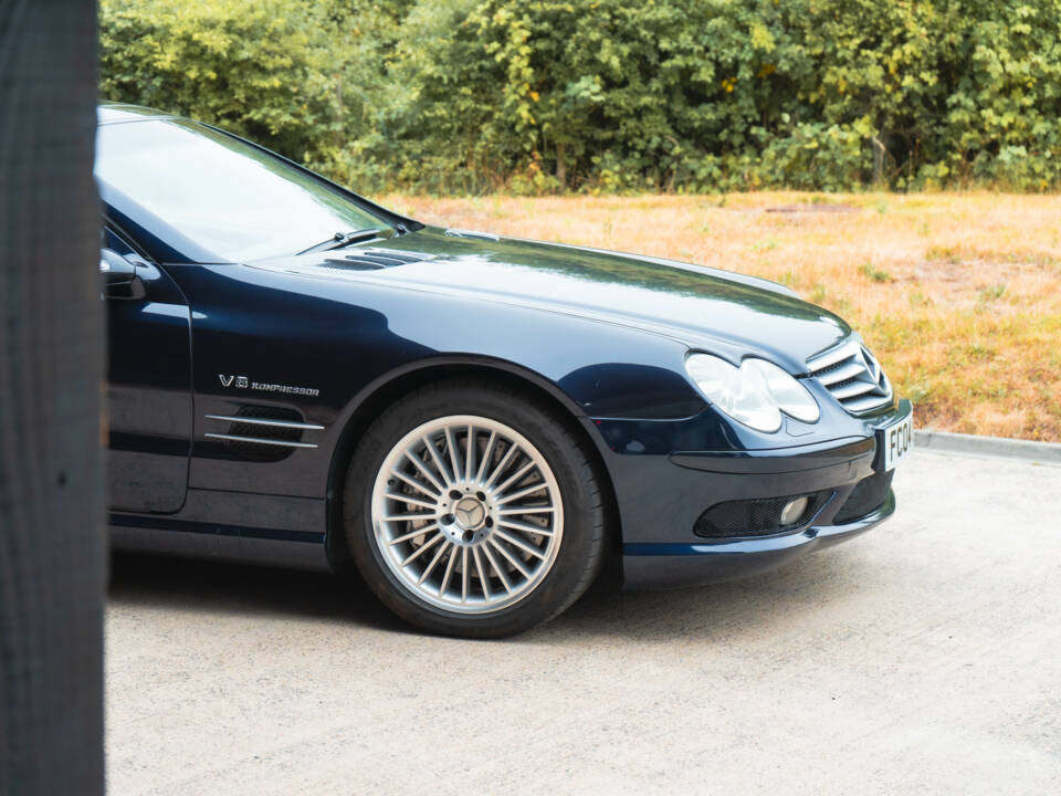 Bild 15/50 von Mercedes-Benz SL 55 AMG (2004)