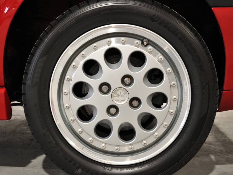 Imagen 12/30 de Alfa Romeo 155  2.0 Q4 4x4 (1992)