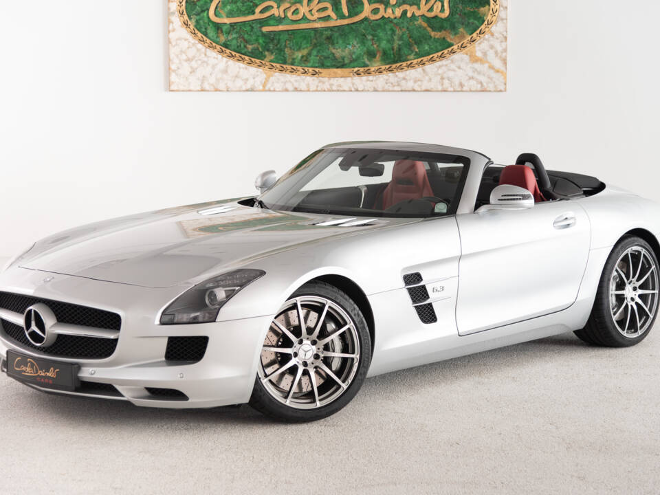 Image 2/48 of Mercedes-Benz SLS AMG Roadster (2012)