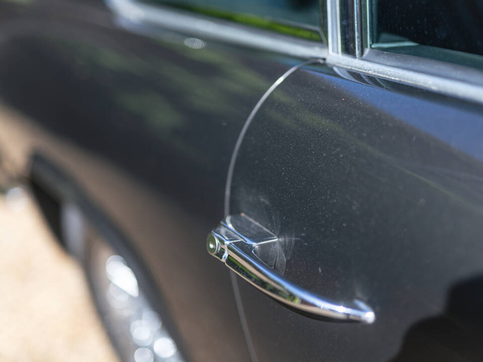 Bild 42/50 von Aston Martin DB 6 Vantage (1970)