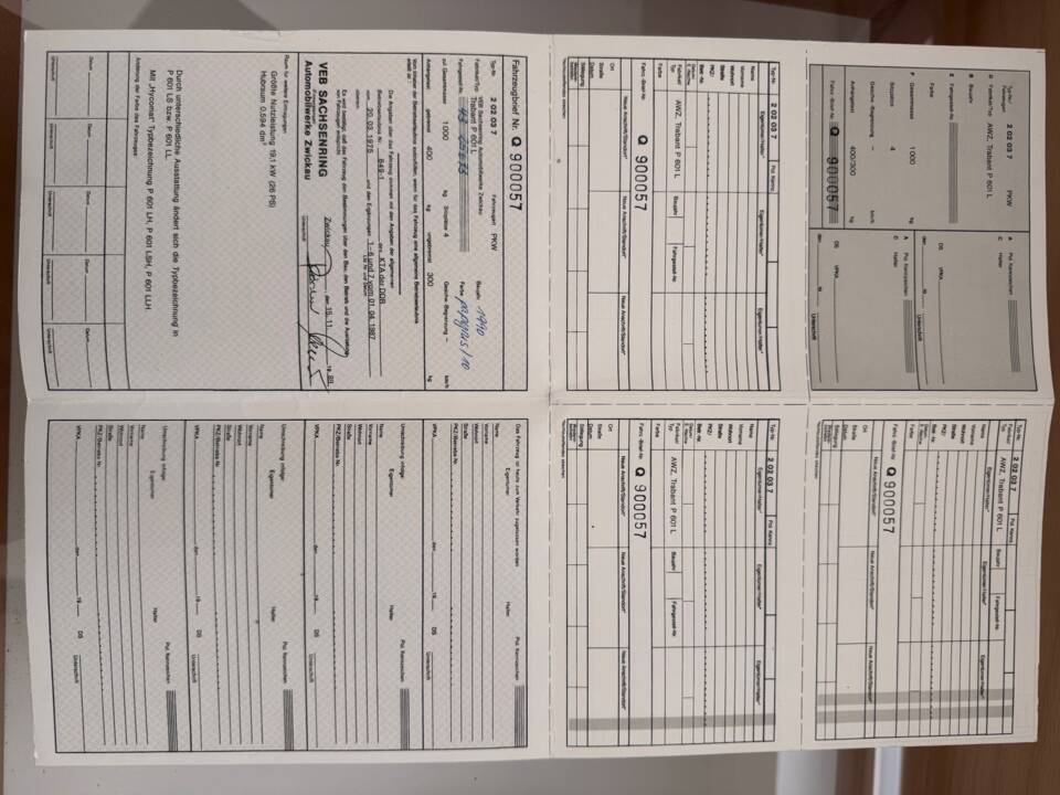Image 25/26 of Trabant 601 (1990)