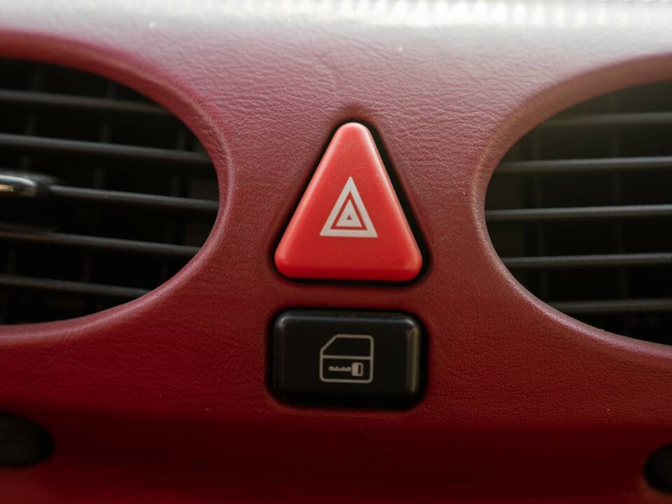 Bild 26/42 von Mercedes-Benz A 160 "F1 Häkkinen Edition" (1999)