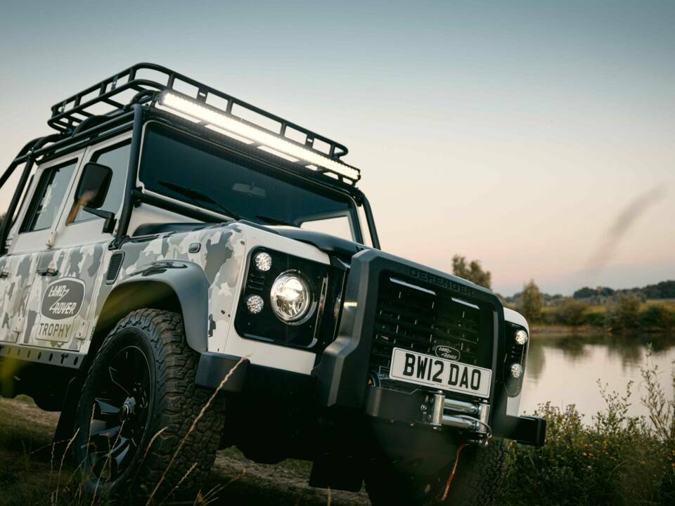 Bild 1/42 von Land Rover Defender Works V8 Trophy (2012)