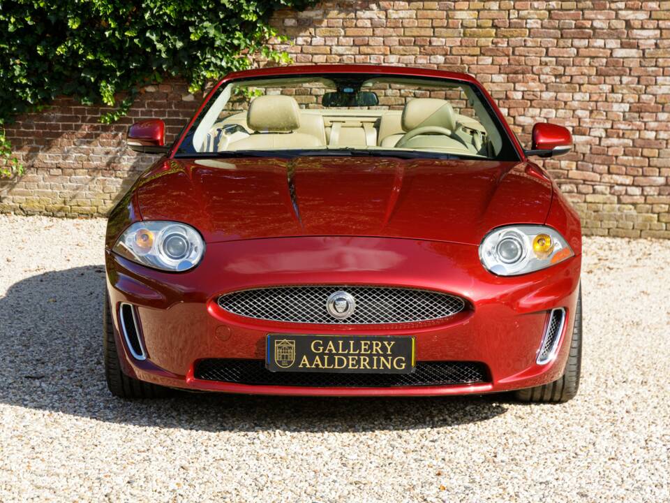 Image 22/50 of Jaguar XK (2011)