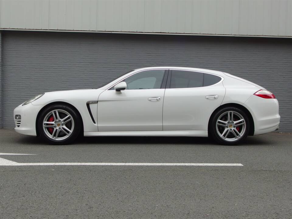 Image 6/98 of Porsche Panamera S (2010)