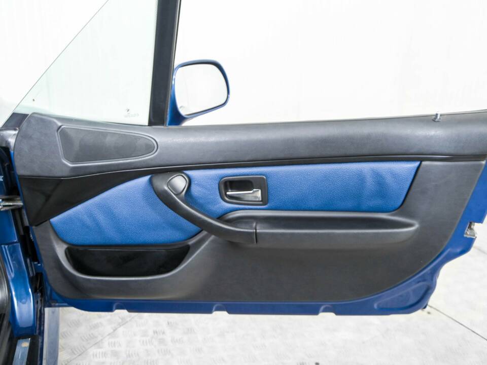 Bild 35/50 von BMW Z3 1.9i (2000)