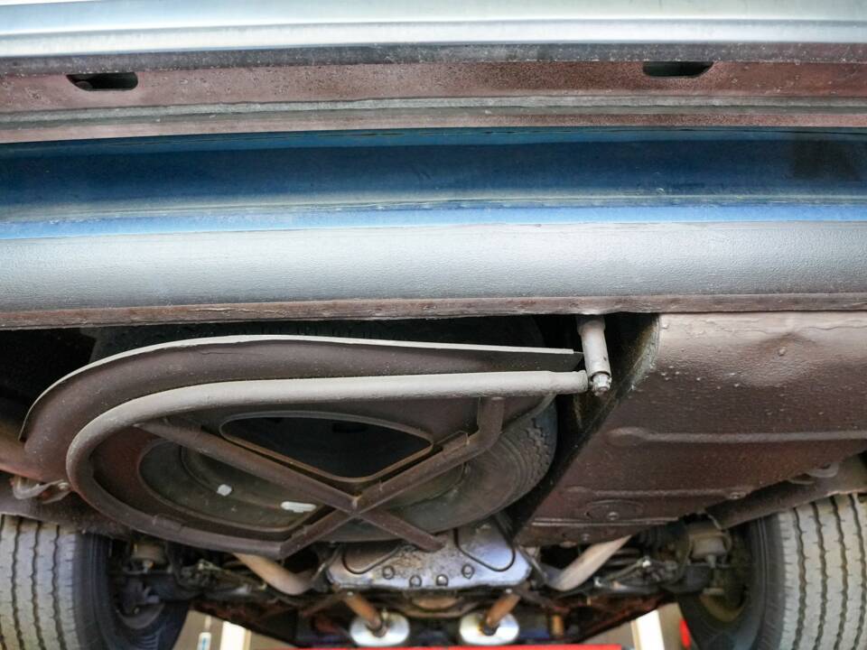 Image 38/48 of Rolls-Royce Silver Spirit (1983)