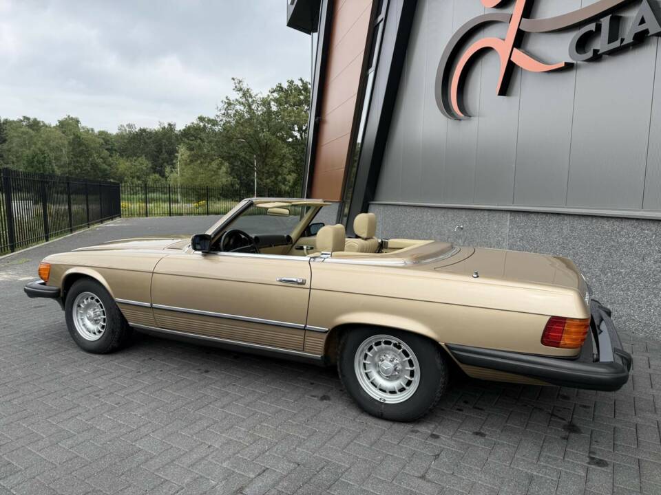 Obraz 17/50 pojazdu Mercedes-Benz 380 SL (1983)