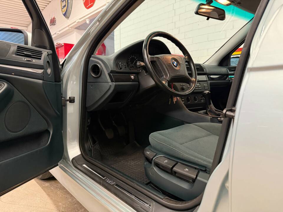 Bild 6/16 von BMW 520i (1999)