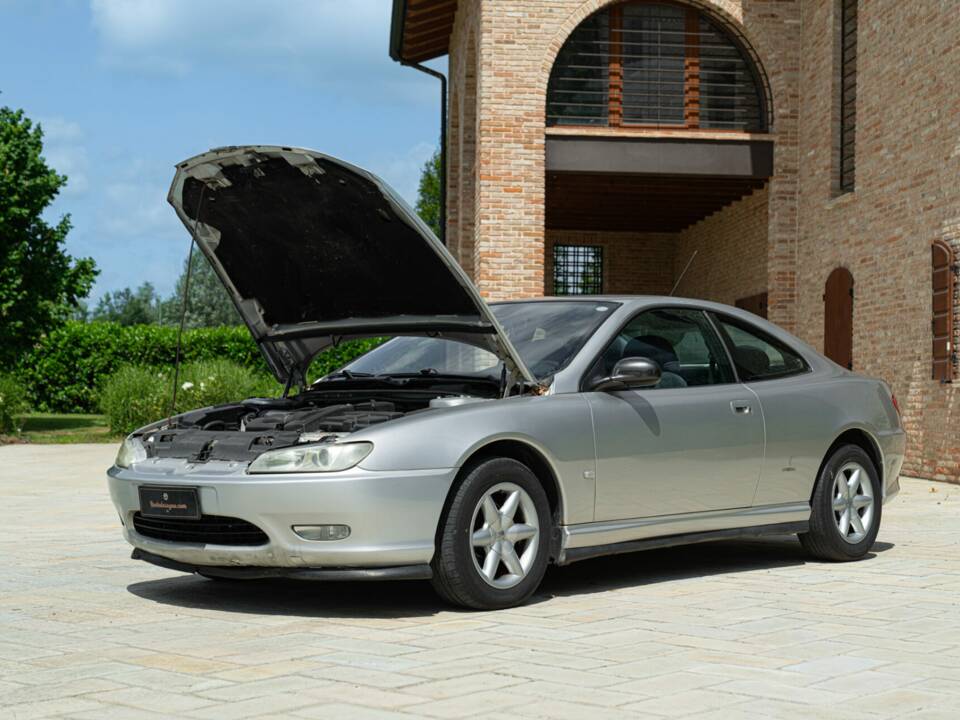 Obraz 42/48 pojazdu Peugeot 406 Coupé 2.0 16V (2000)