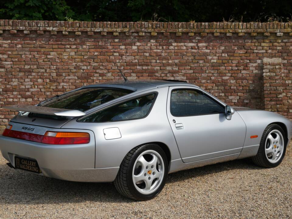 Image 45/50 of Porsche 928 GTS (1993)