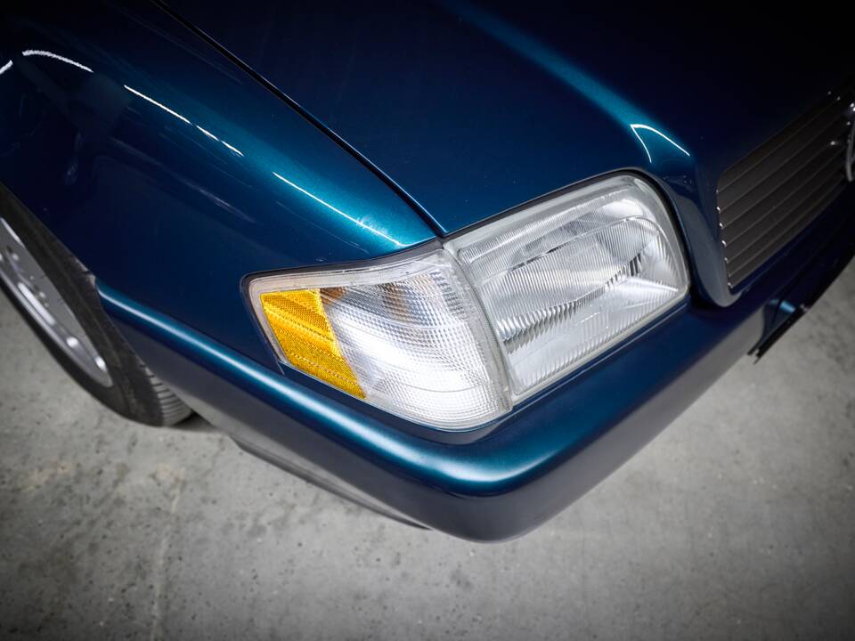 Image 32/100 de Mercedes-Benz SL 280 (1995)