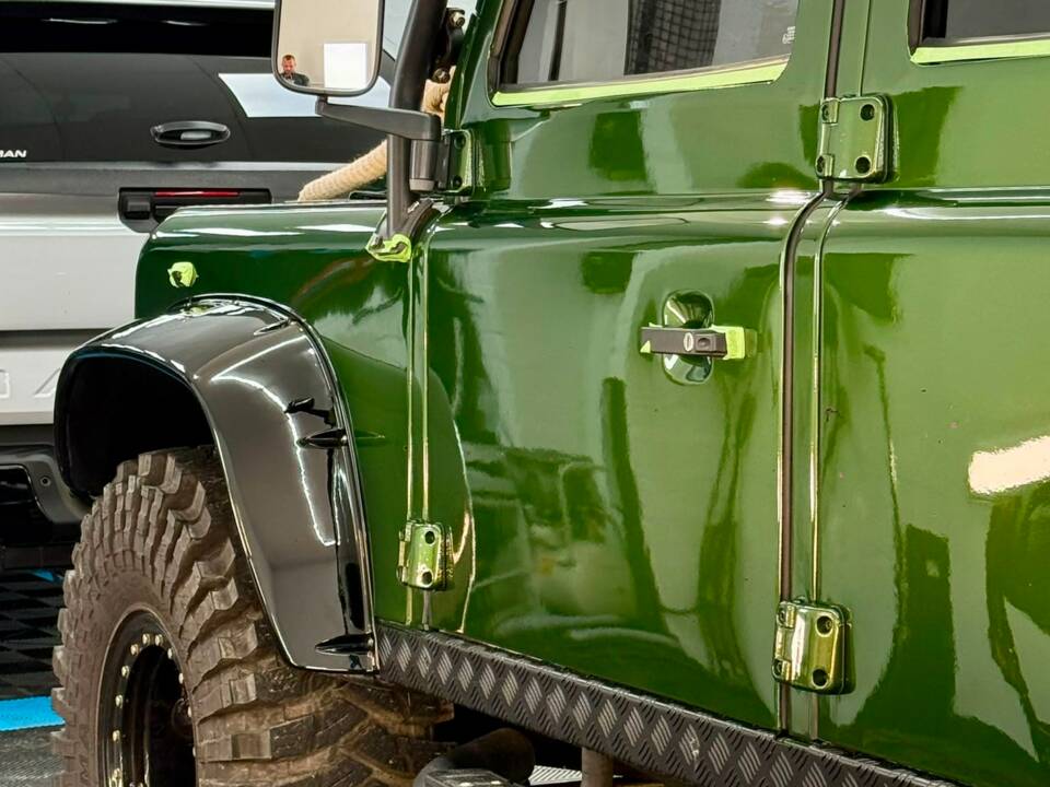 Image 4/31 de Land Rover Defender 110 (2005)
