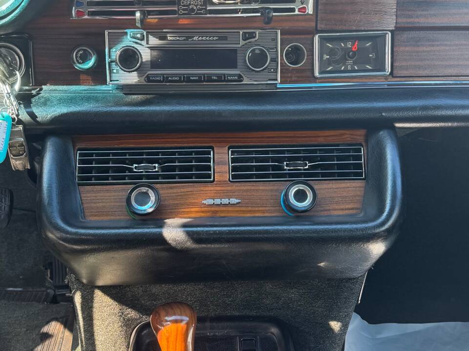 Imagen 4/17 de Mercedes-Benz 280 SE (1970)