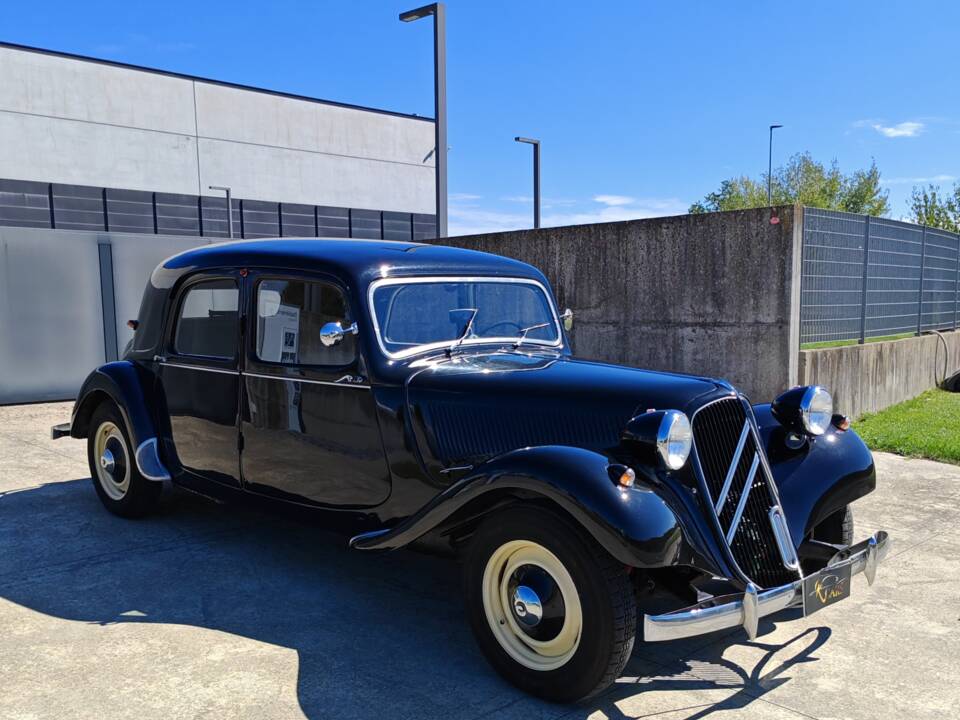 Image 15/47 of Citroën Traction Avant 11 B (1955)