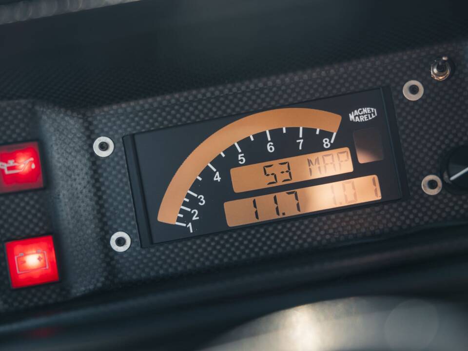 Image 17/28 of Lancia Delta HF Integrale Evoluzione I (1991)