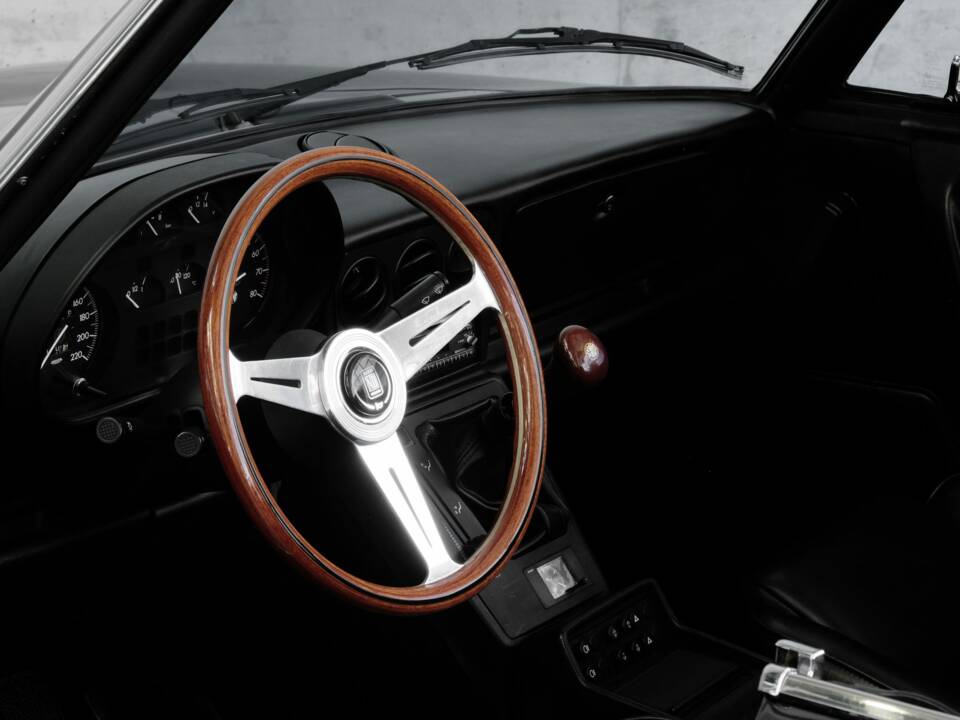 Bild 17/48 von Alfa Romeo 2.0 Spider (1993)