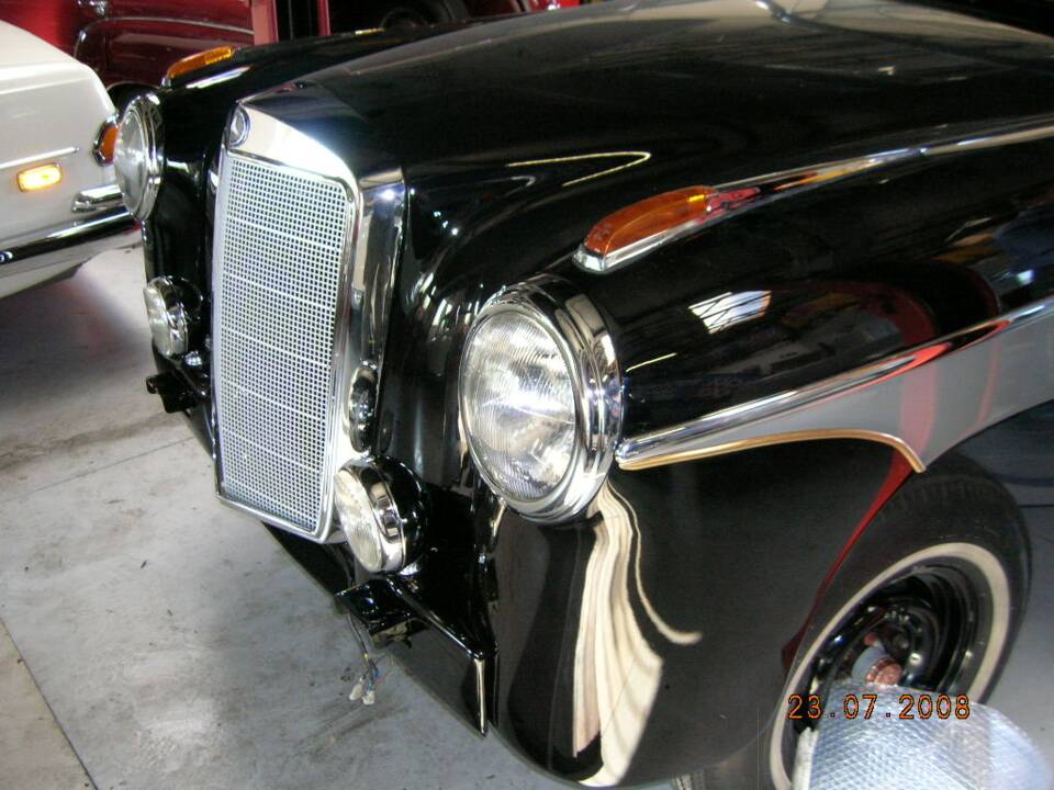 Afbeelding 67/118 van Mercedes-Benz 220 S Cabriolet (1957)