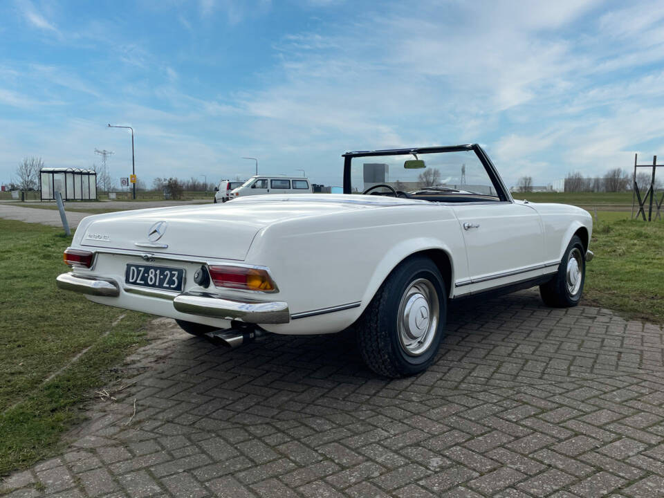 Image 7/8 de Mercedes-Benz 230 SL (1964)