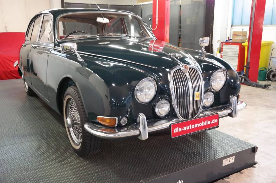 Image 28/29 of Jaguar S-Type 3.4 (1966)