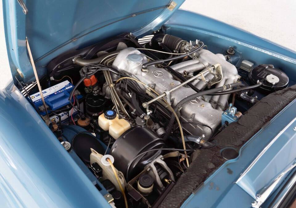 Image 33/33 of Mercedes-Benz 230 SL (1966)