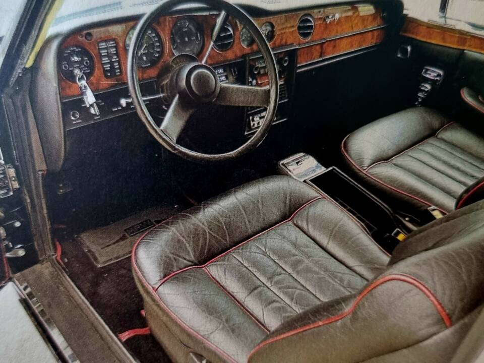 Image 10/12 of Rolls-Royce Corniche I (1976)