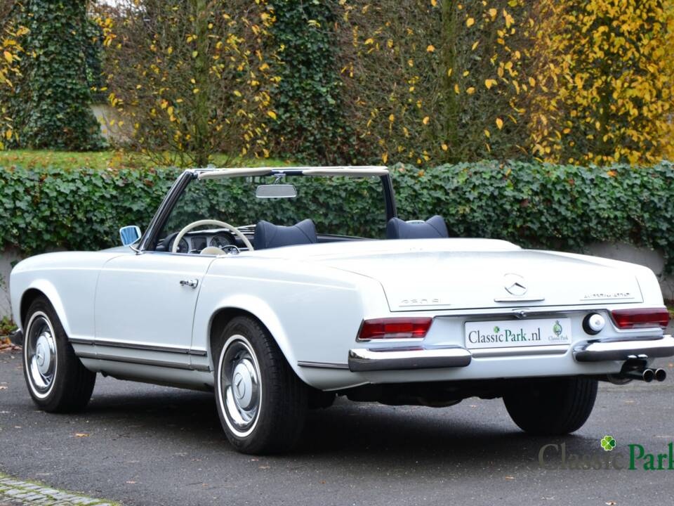 Image 3/50 of Mercedes-Benz 250 SL (1966)