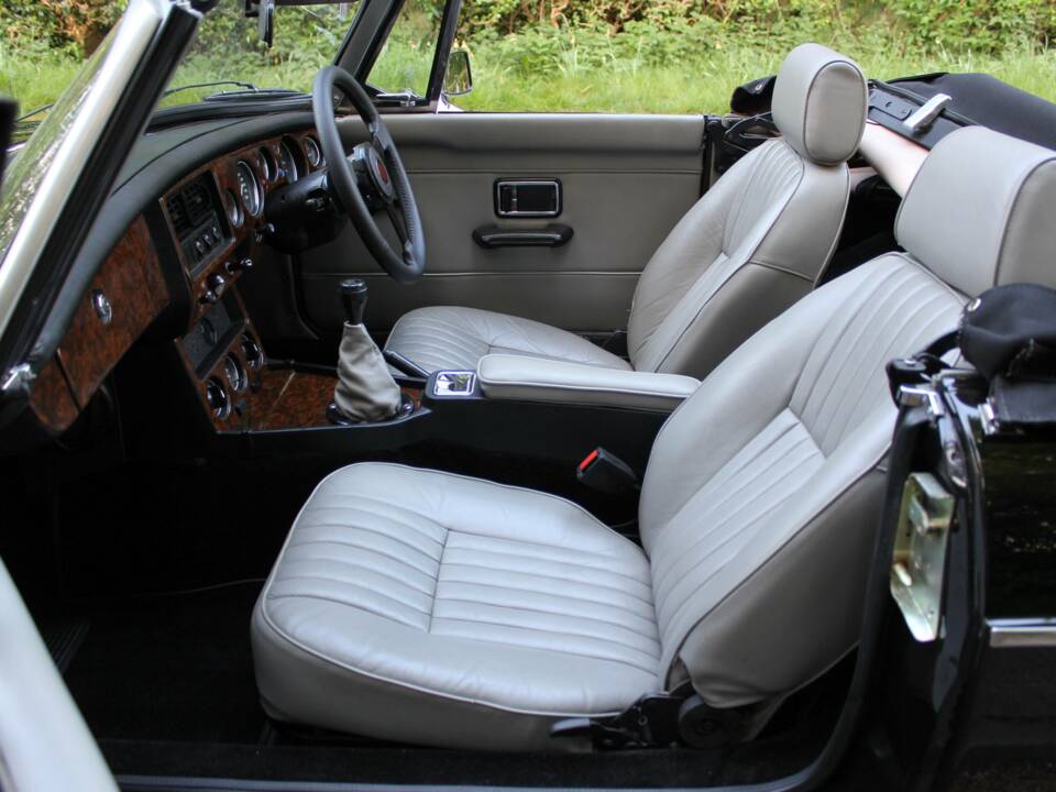 Image 12/17 of MG MGB (1978)