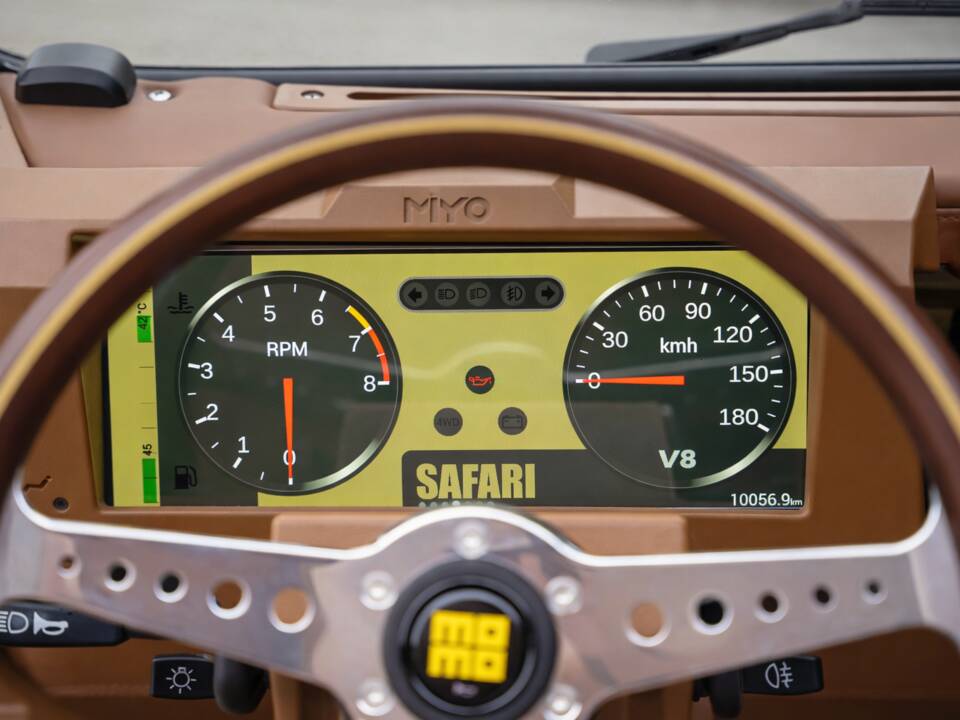 Bild 36/47 von Land Rover 90 (1990)