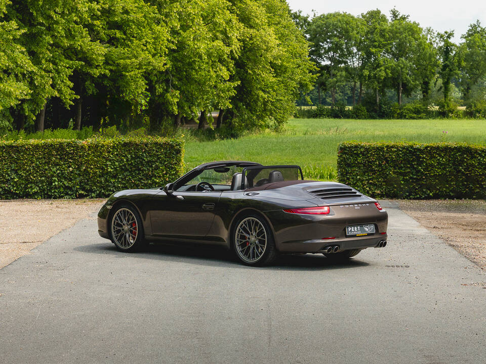 Image 5/28 de Porsche 911 Carrera S (2012)