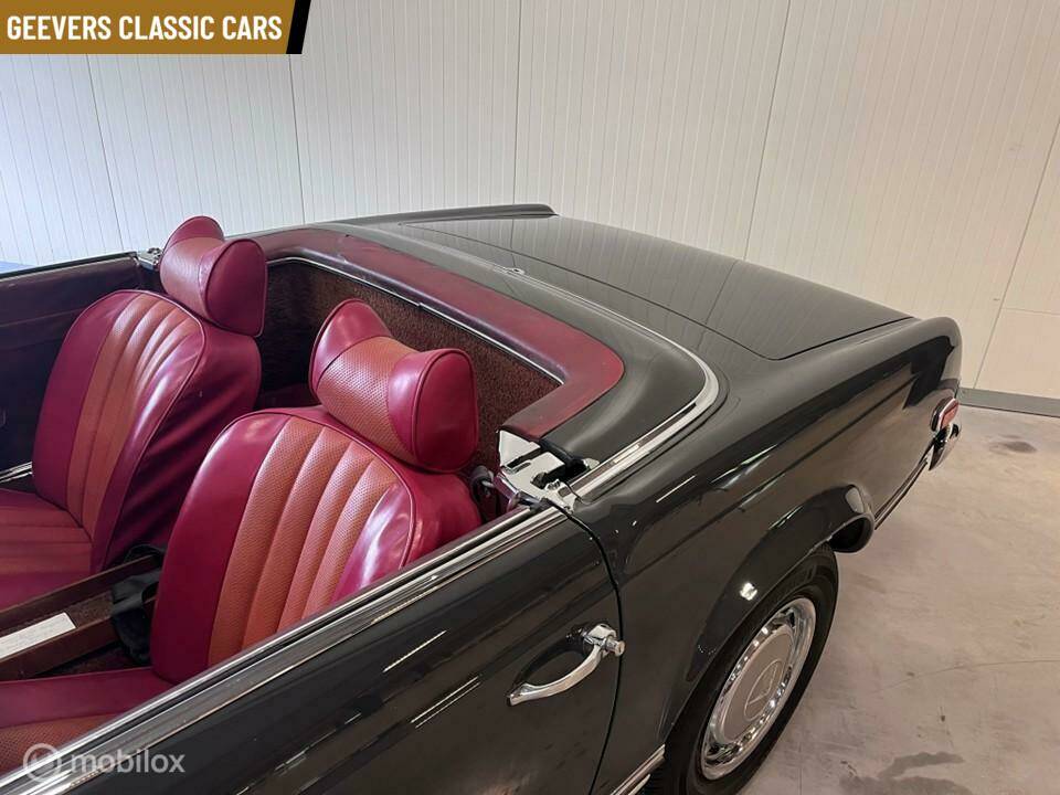 Image 31/40 de Mercedes-Benz 280 SL (1970)