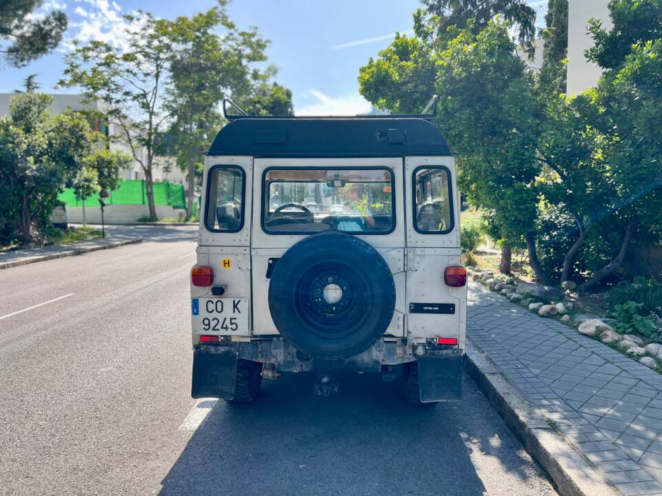 Image 3/5 of Land Rover 88 (1982)