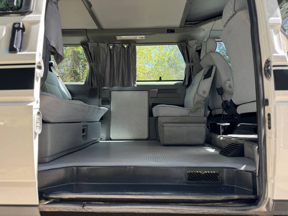 Immagine 23/36 di Volkswagen T4 Multivan 2.5 Syncro (1994)