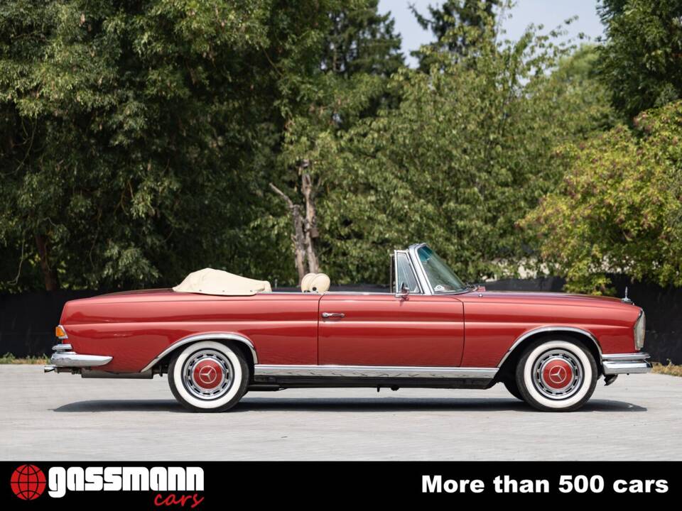 Image 6/15 of Mercedes-Benz 250 SE (1966)