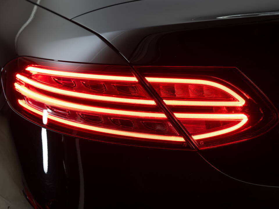 Bild 33/41 von Mercedes-Benz C 300 (2023)